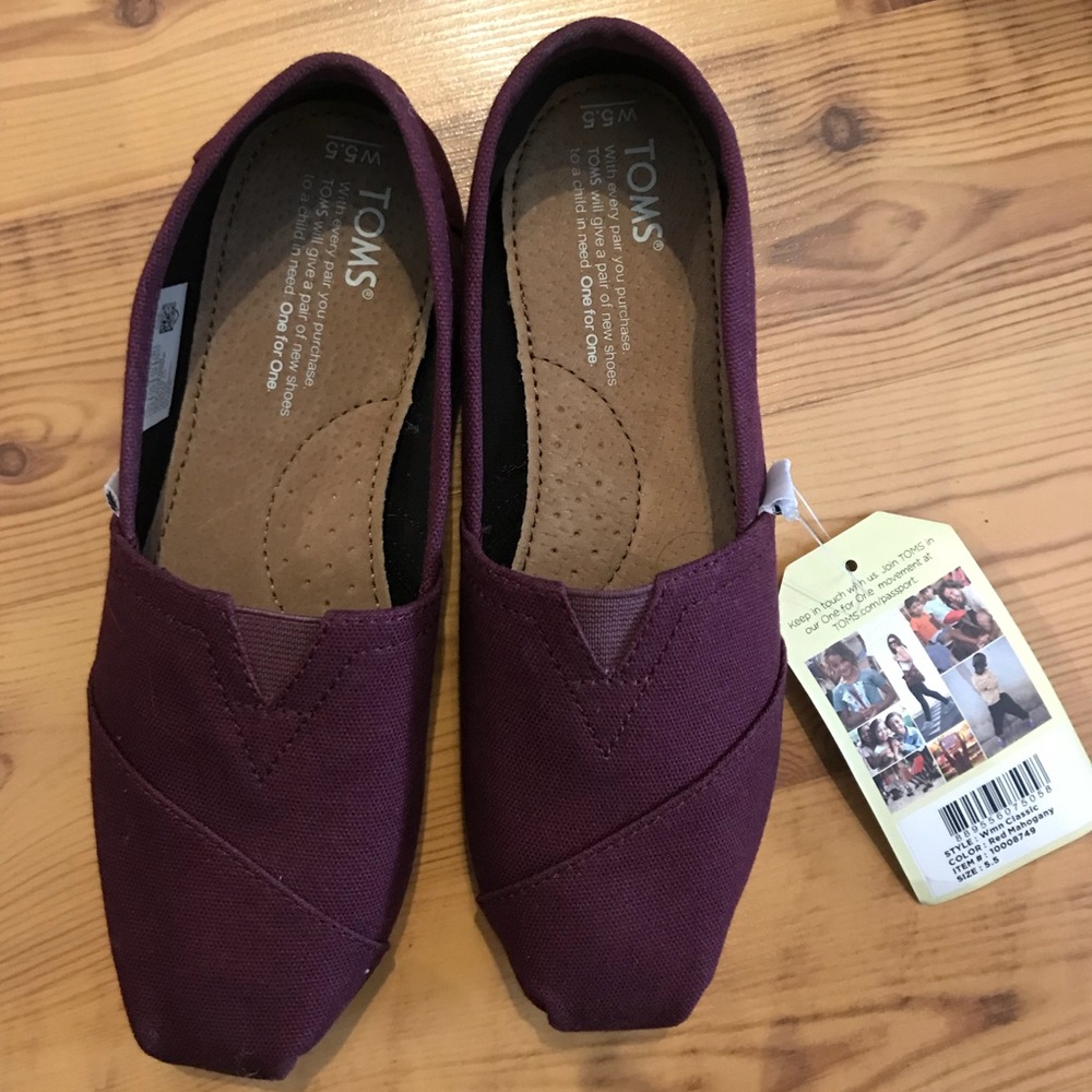 NWT Women’s Toms